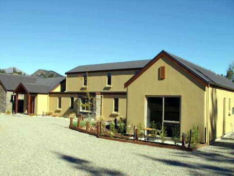 Maple Lodge Luxury Bed & Breakfast Albert Town ภายนอก รูปภาพ
