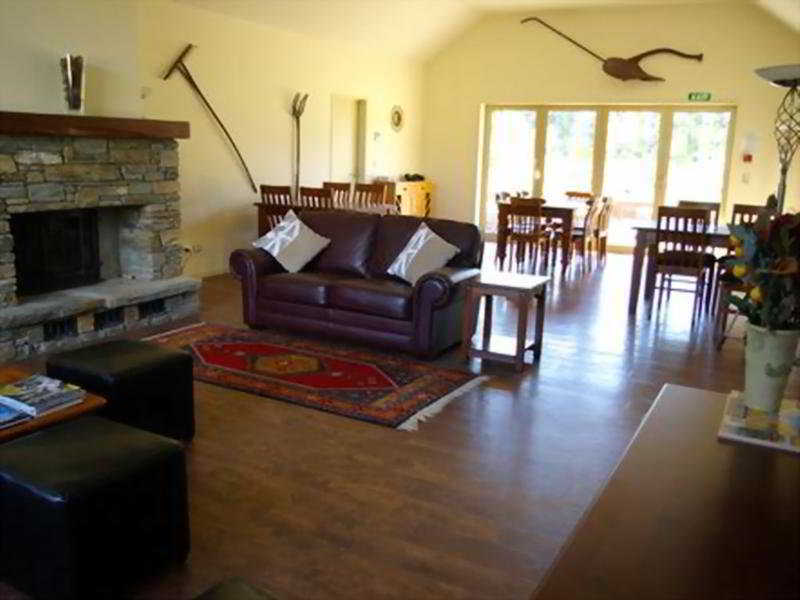 Maple Lodge Luxury Bed & Breakfast Albert Town ภายนอก รูปภาพ
