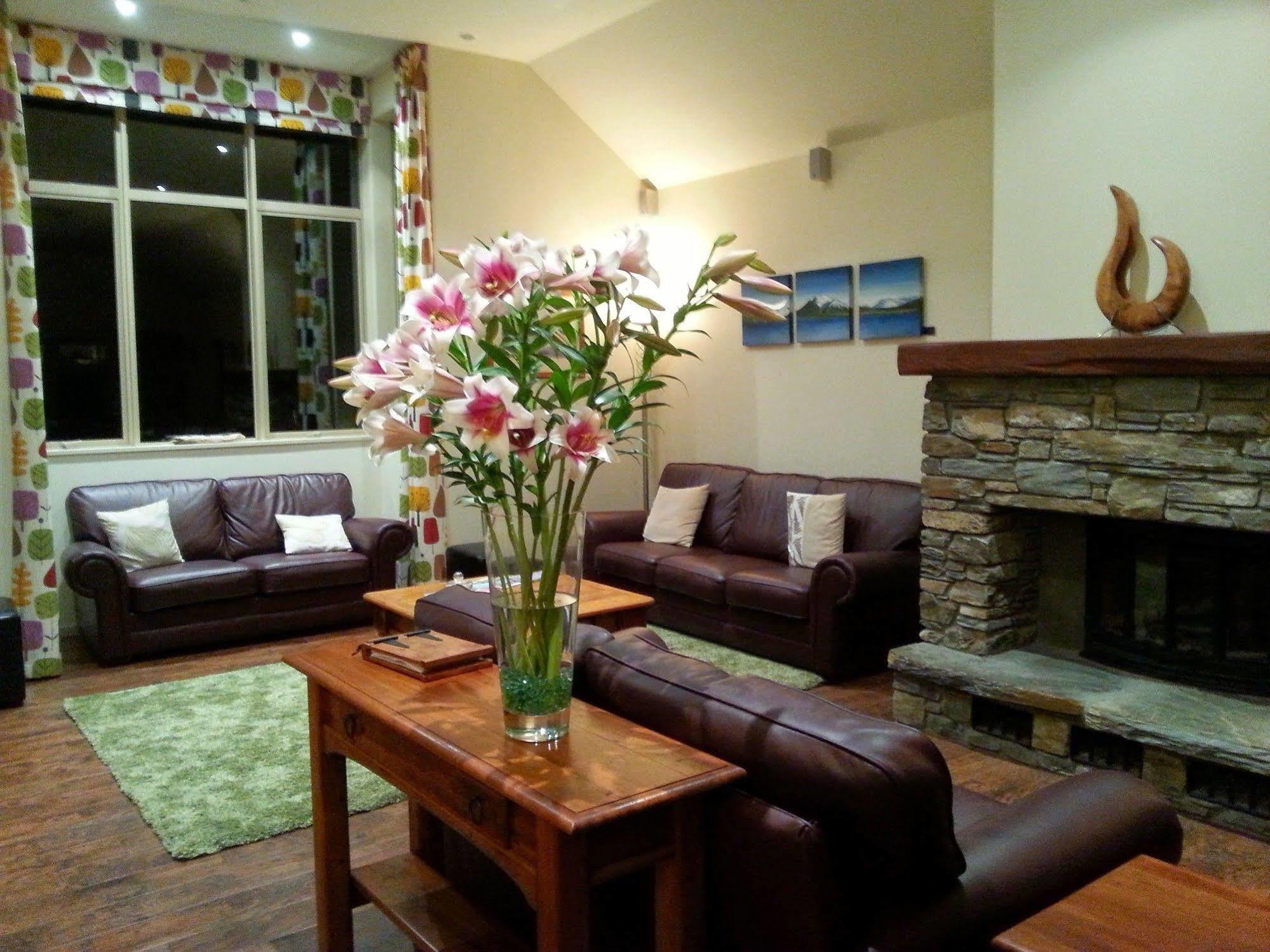 Maple Lodge Luxury Bed & Breakfast Albert Town ภายนอก รูปภาพ