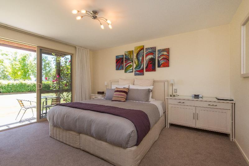 Maple Lodge Luxury Bed & Breakfast Albert Town ภายนอก รูปภาพ