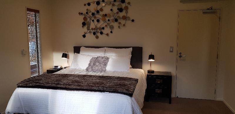 Maple Lodge Luxury Bed & Breakfast Albert Town ภายนอก รูปภาพ